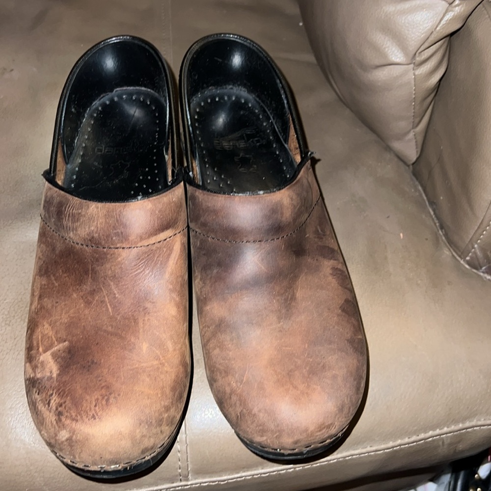 Dansko Size 8, In Great Condition - image 3
